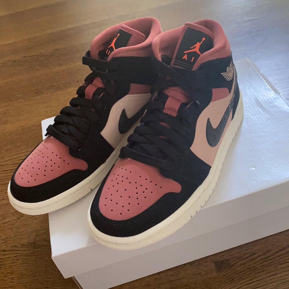 Women’s air Jordan 1 mid canyon rust